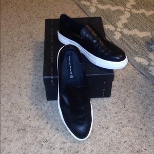 Steve Madden size 8 slip on sneakers